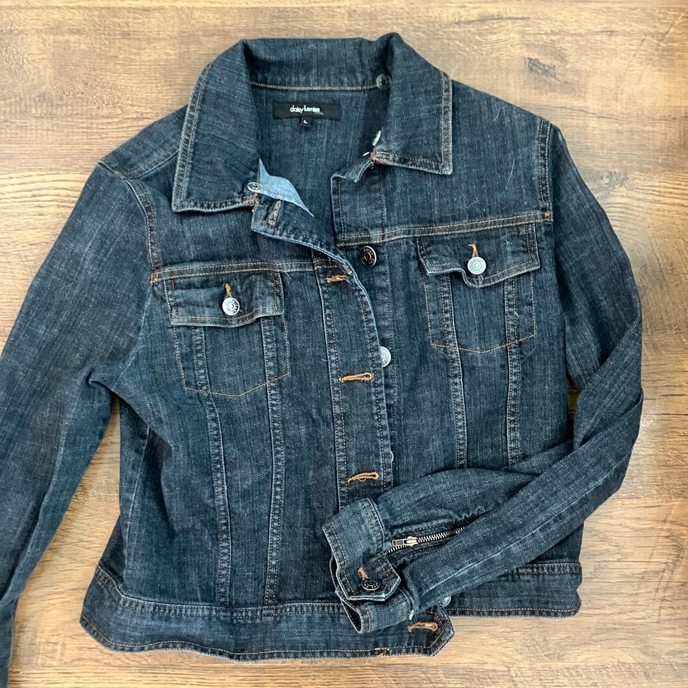 Daisy Fuentes Dark Wash Women’s Denim jacket